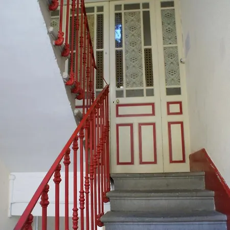 1er Etage Gauche *
